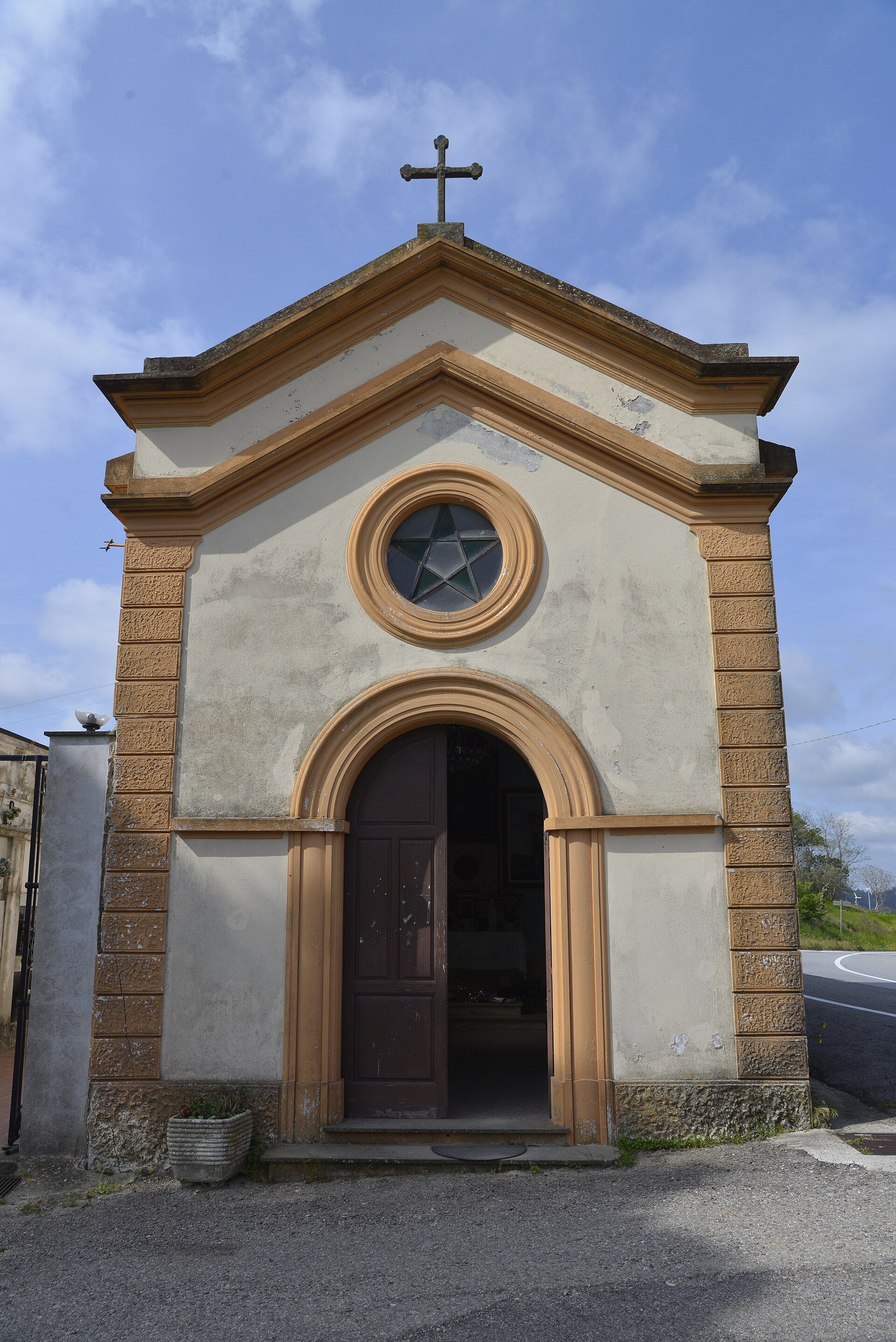 Chiesa del cimitero di Marcellinara